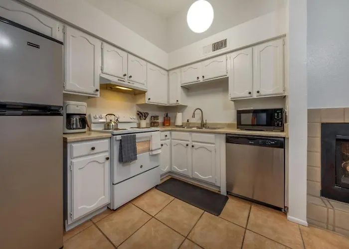 St. Mary Gem, Cozy, 1 Bedroom 1 Ba, Patio, Garage *